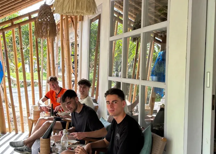Kaje & Restaurant 2*